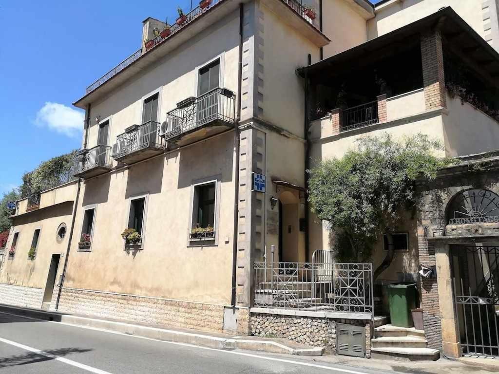 Casa Dinky Attico Con Terrazza Vista Mare Leilighet Formia Eksteriør bilde